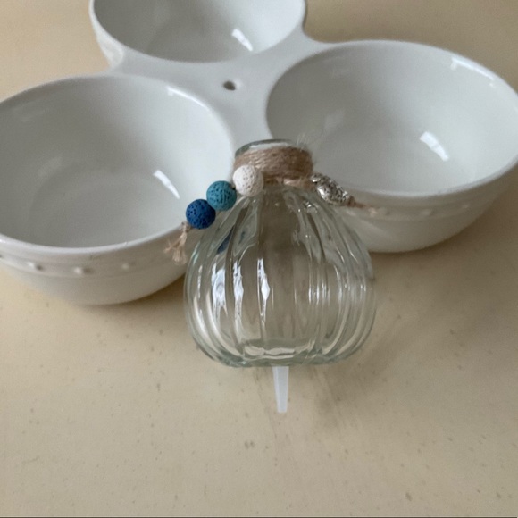 Clear Ribbed Glass Bud Vase Platter Decoration- Silver Heart Blue Beads 💙 - Picture 3 of 3